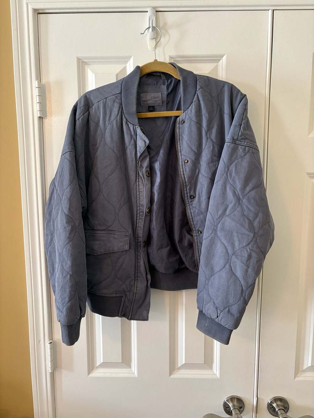 Universal Thread Quilted Bomber Jacket Size M Blue